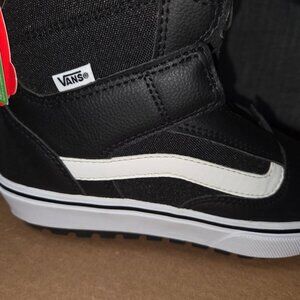Youth size 4 Vans Snowboarding Boots with Tags